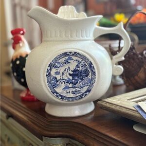 Vintage Oriental Ceramic Pitcher‎